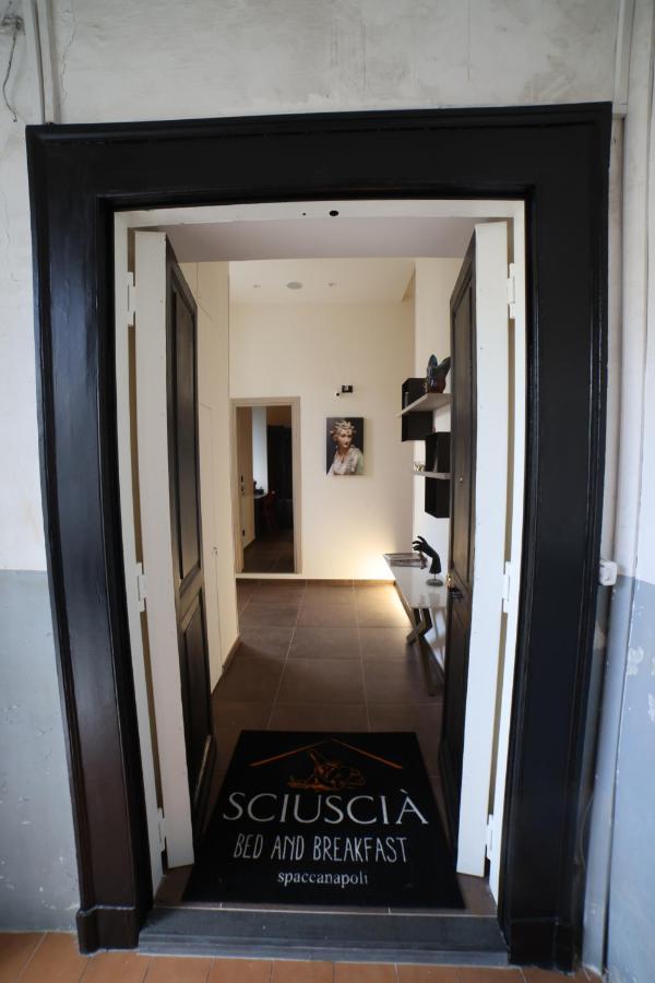 Sciuscia Beb Spaccanapoli Exterior foto